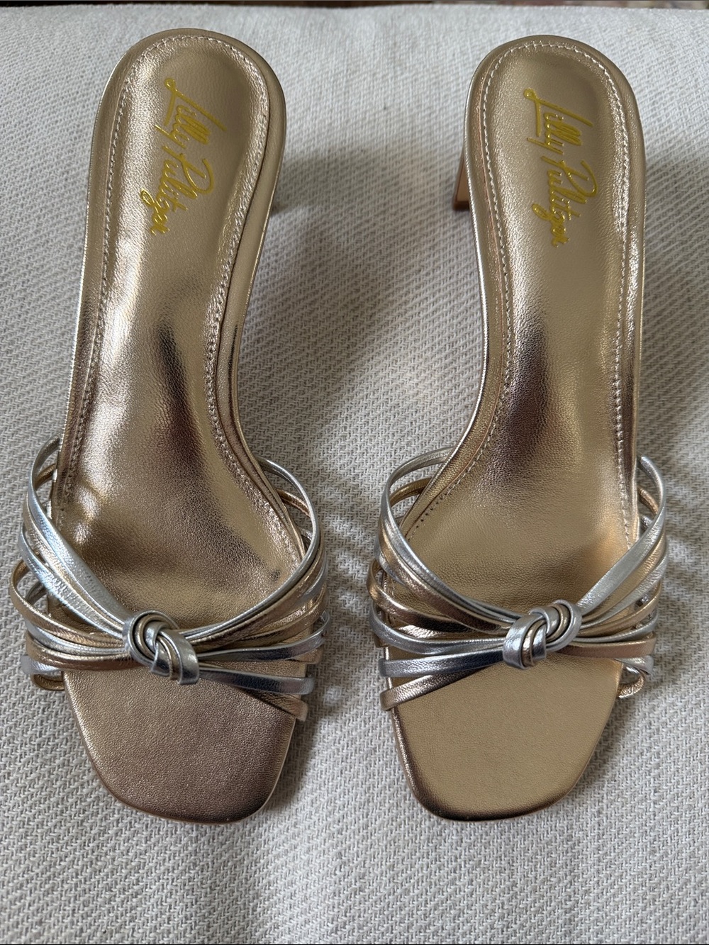 Lilly Pulitzer Gold Metallic Knot Strap Women's Sandals size 7 new